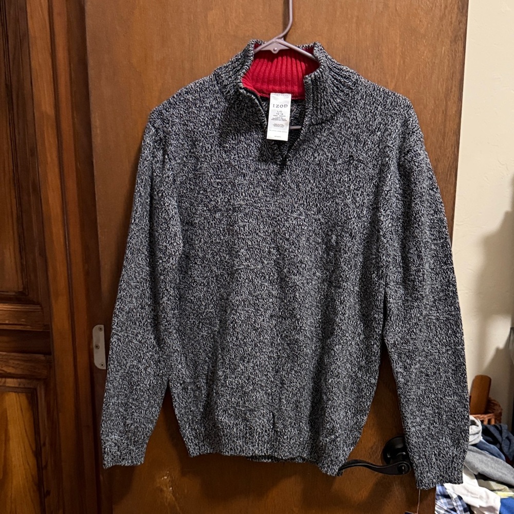 Izod Black and White Zip Up Sweater